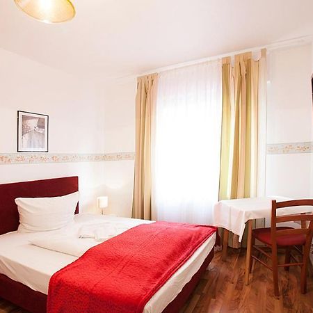 Pension Jasmin Pforzheim Luaran gambar