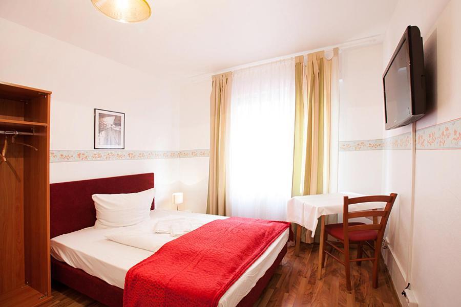 Pension Jasmin Pforzheim Luaran gambar